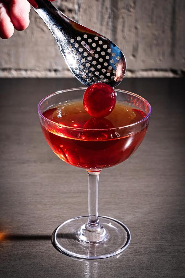 Riggs Washington Dc Ξενοδοχείο Εξωτερικό φωτογραφία A Manhattan cocktail