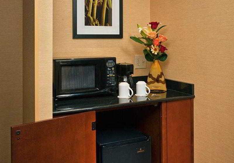 Riggs Washington Dc Ξενοδοχείο Εξωτερικό φωτογραφία A wet bar in a hotel room